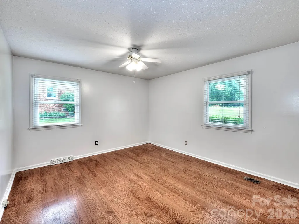 109 Oxford Street Shelby NC 28152