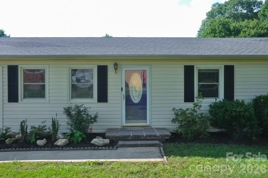 109 Oxford Street Shelby NC 28152