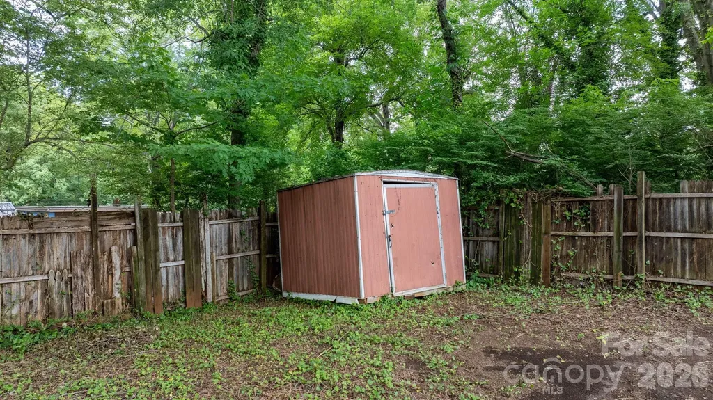 355 15th Avenue NE Hickory NC 28601