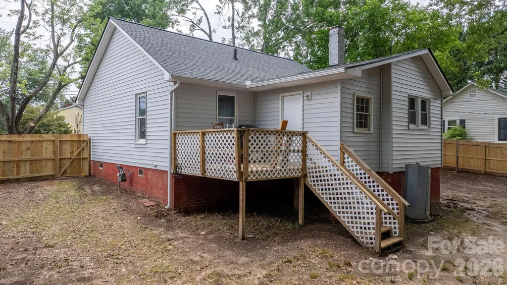 355 15th Avenue NE Hickory NC 28601