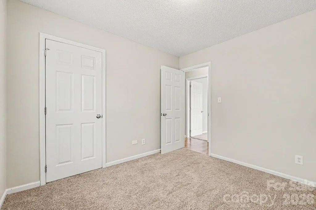 8028 Lobilia Lane Charlotte NC 28214