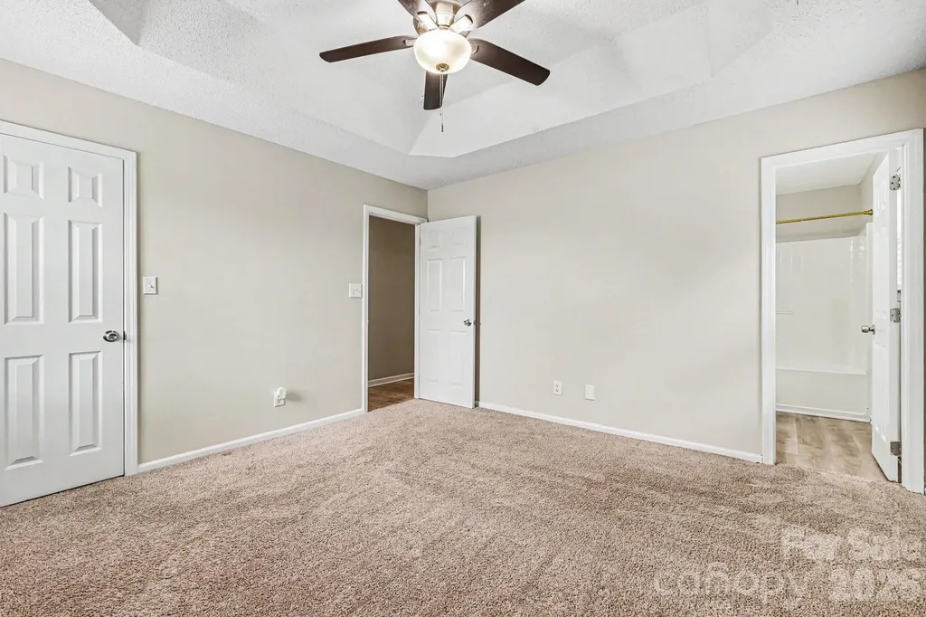 8028 Lobilia Lane Charlotte NC 28214