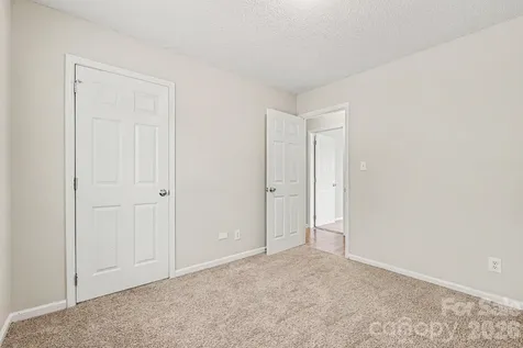 8028 Lobilia Lane Charlotte NC 28214
