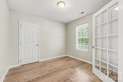 8028 Lobilia Lane Charlotte NC 28214
