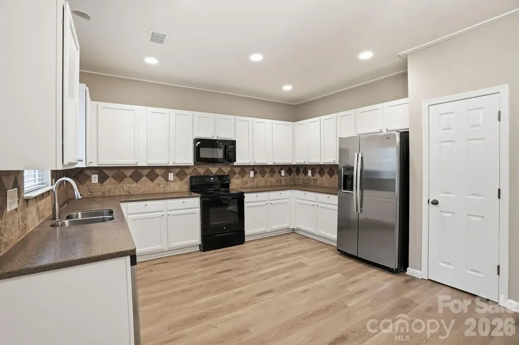 6427 Hermsley Road Charlotte NC 28278