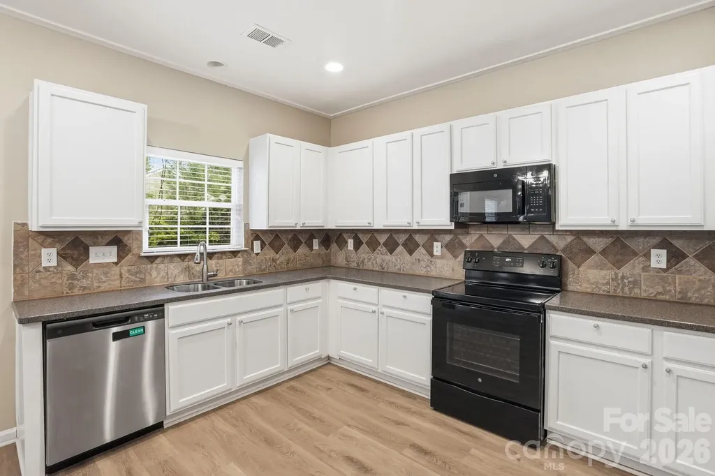 6427 Hermsley Road Charlotte NC 28278