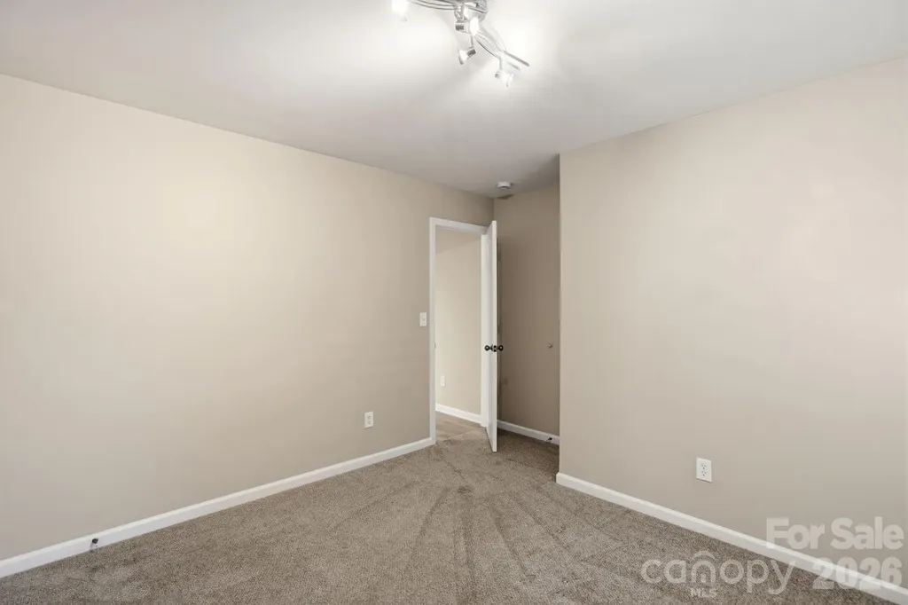 6427 Hermsley Road Charlotte NC 28278