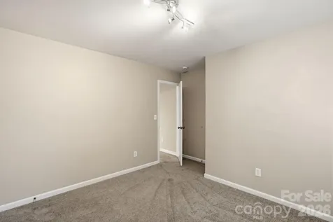 6427 Hermsley Road Charlotte NC 28278