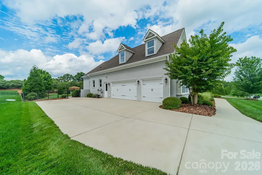 417 Wheatberry Hill Drive Matthews NC 28104
