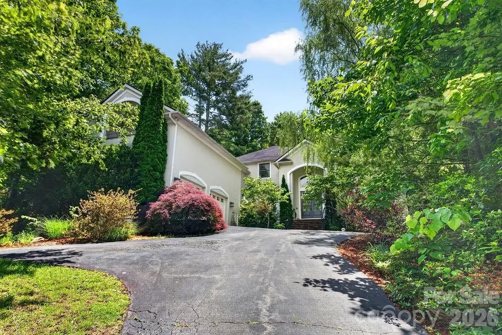 Asheville NC, 94 Oak Hollow Drive