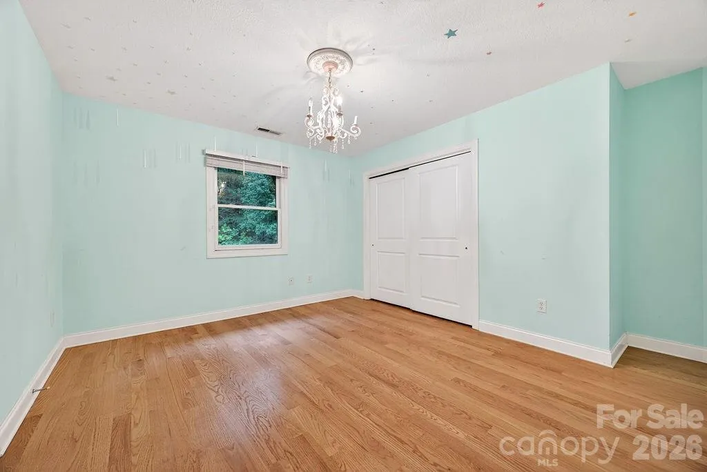 94 Oak Hollow Drive Asheville NC 28805