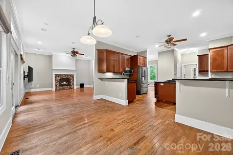 94 Oak Hollow Drive Asheville NC 28805