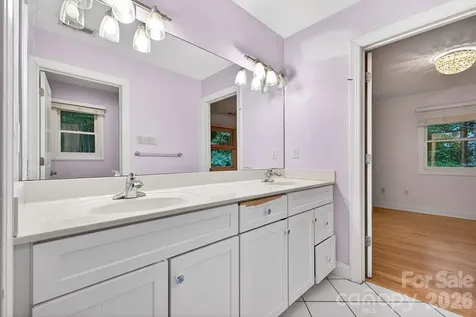 94 Oak Hollow Drive Asheville NC 28805