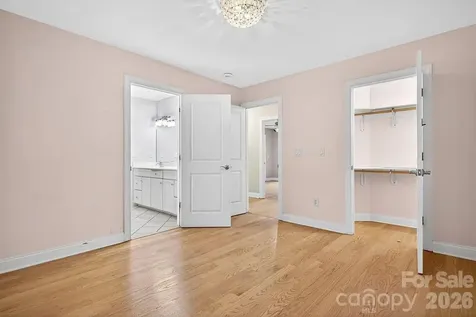 94 Oak Hollow Drive Asheville NC 28805