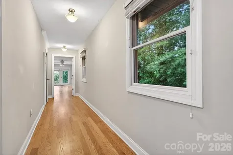 94 Oak Hollow Drive Asheville NC 28805