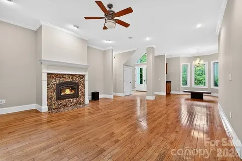94 Oak Hollow Drive Asheville NC 28805