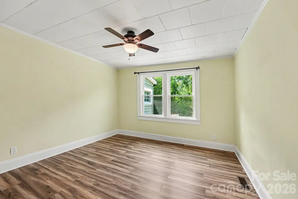 3230 12th Avenue SE Hickory NC 28602