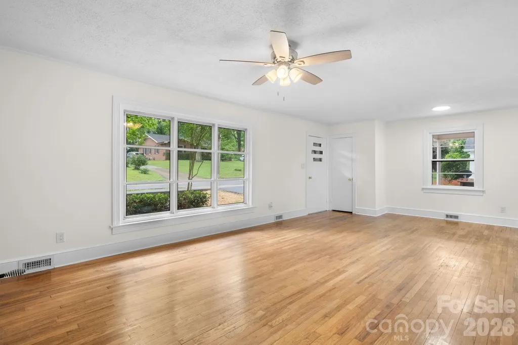 102 Ann Street Morganton NC 28655