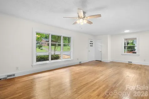 102 Ann Street Morganton NC 28655