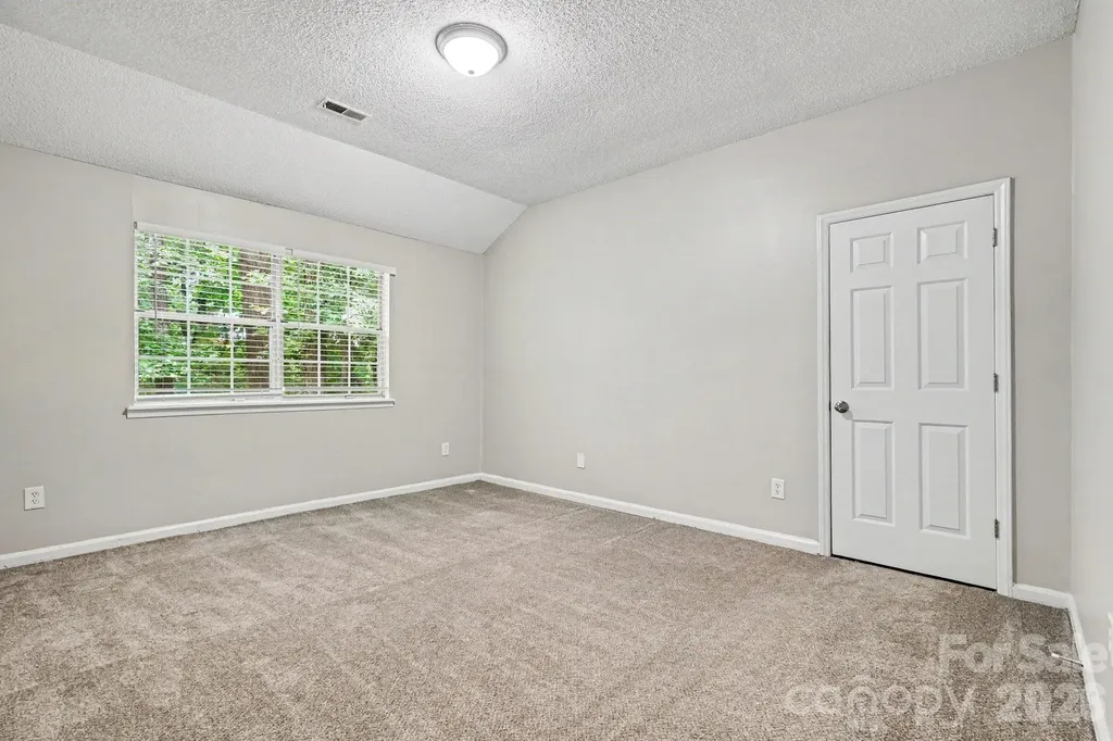 9001 Louvaine Drive Charlotte NC 28227