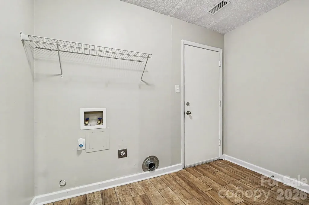 9001 Louvaine Drive Charlotte NC 28227