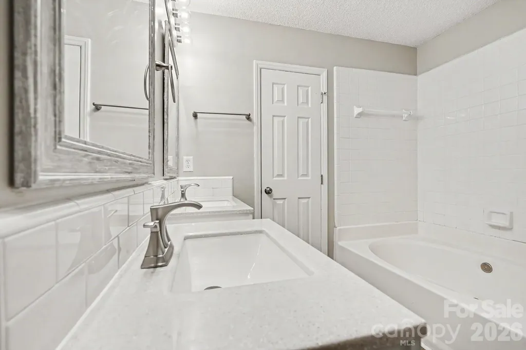 9001 Louvaine Drive Charlotte NC 28227