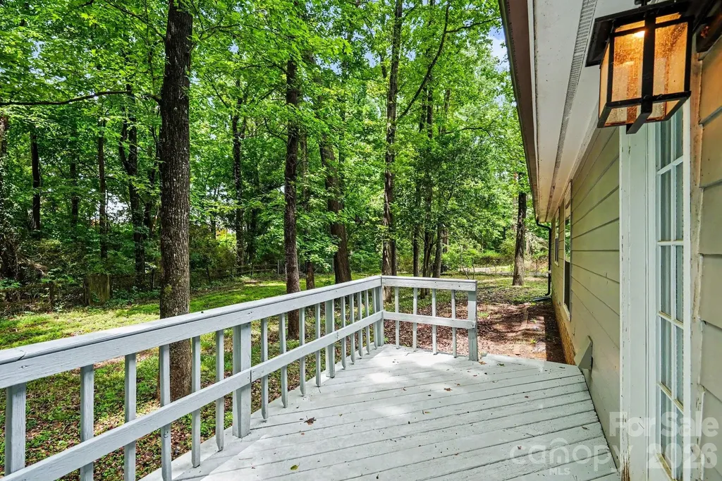 9001 Louvaine Drive Charlotte NC 28227