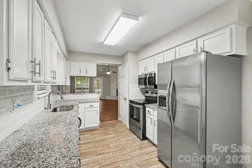 9001 Louvaine Drive Charlotte NC 28227