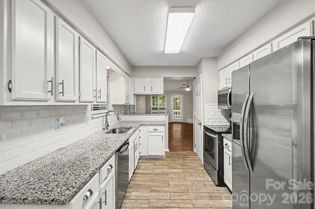 9001 Louvaine Drive Charlotte NC 28227