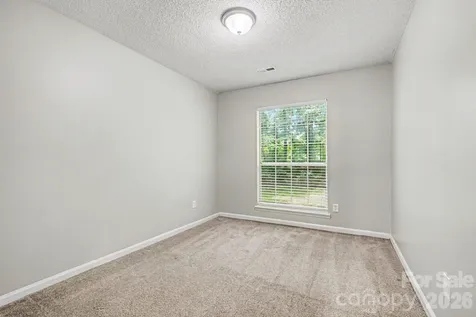 9001 Louvaine Drive Charlotte NC 28227