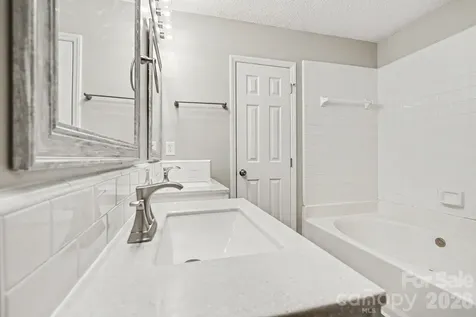 9001 Louvaine Drive Charlotte NC 28227
