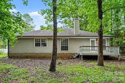 9001 Louvaine Drive Charlotte NC 28227