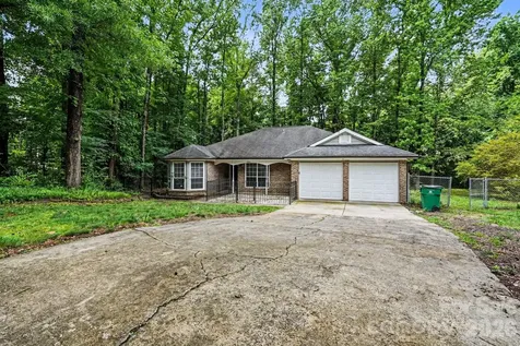 9001 Louvaine Drive Charlotte NC 28227