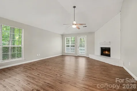 9001 Louvaine Drive Charlotte NC 28227