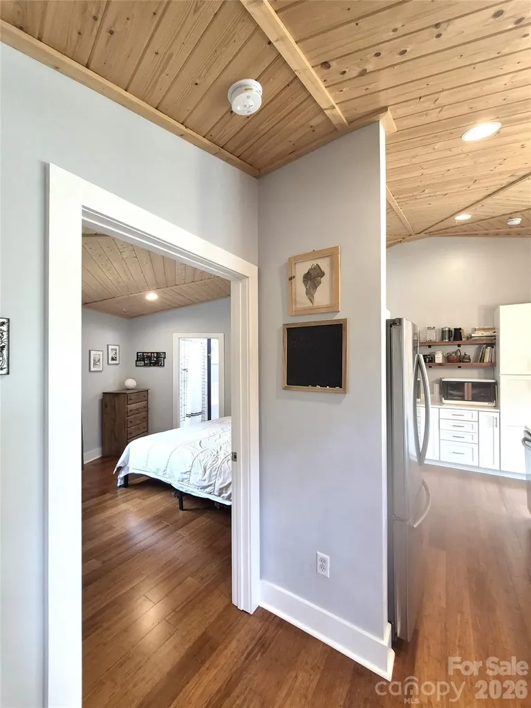 63 Beverly Road W Asheville NC 28806