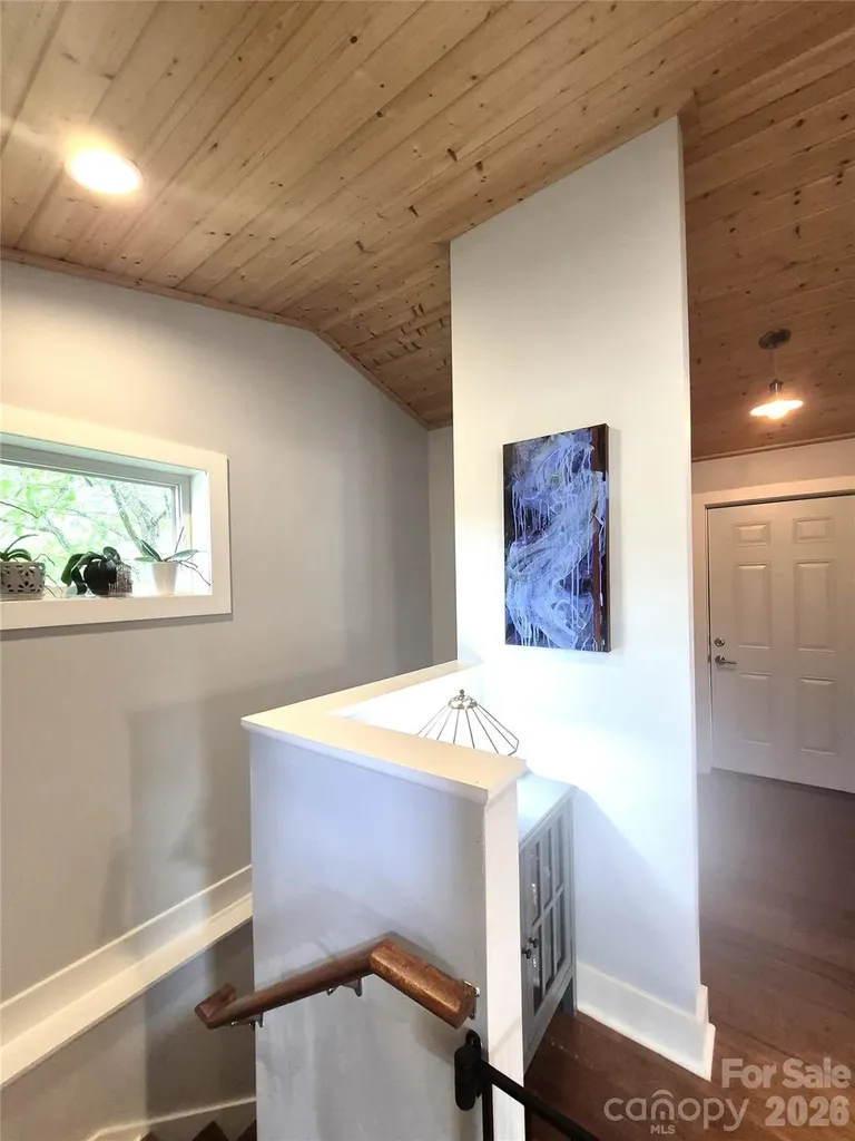 63 Beverly Road W Asheville NC 28806