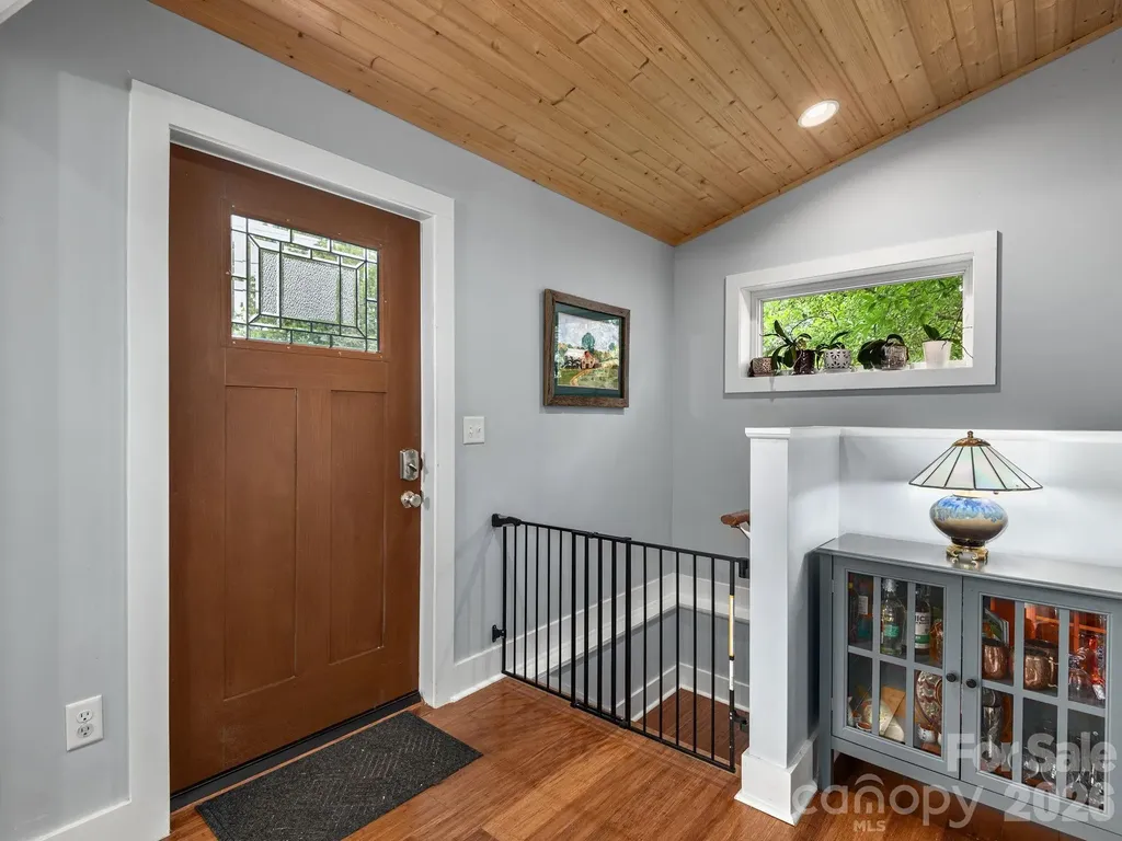 63 Beverly Road W Asheville NC 28806