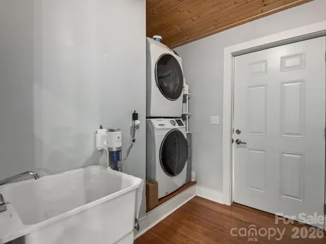 63 Beverly Road W Asheville NC 28806
