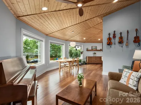 63 Beverly Road W Asheville NC 28806