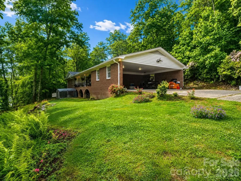 679 Solomon Jones Road Cedar Mountain NC 28718