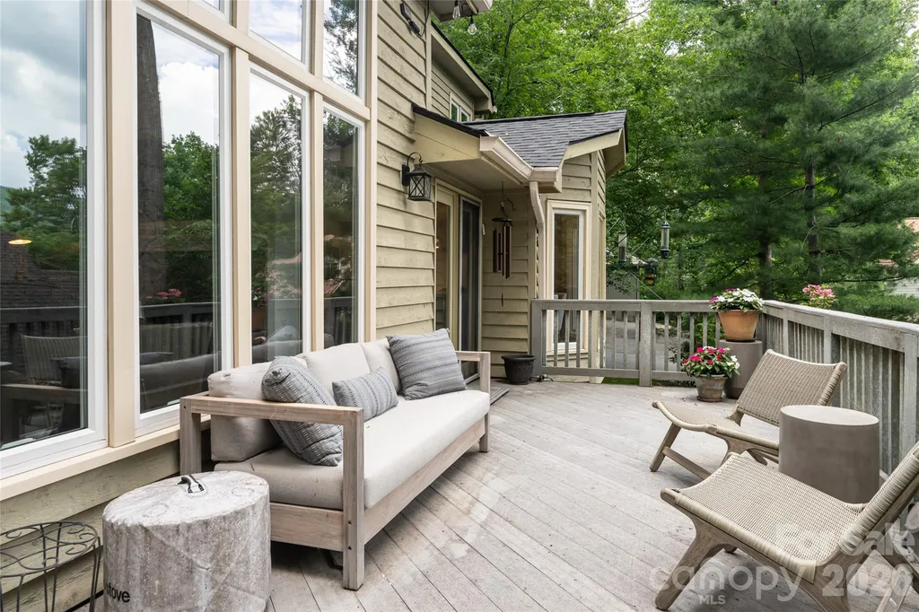 203 Coachmans Court Asheville NC 28803