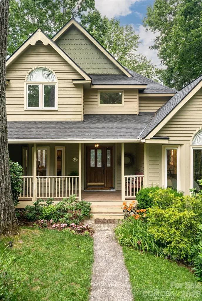 203 Coachmans Court Asheville NC 28803
