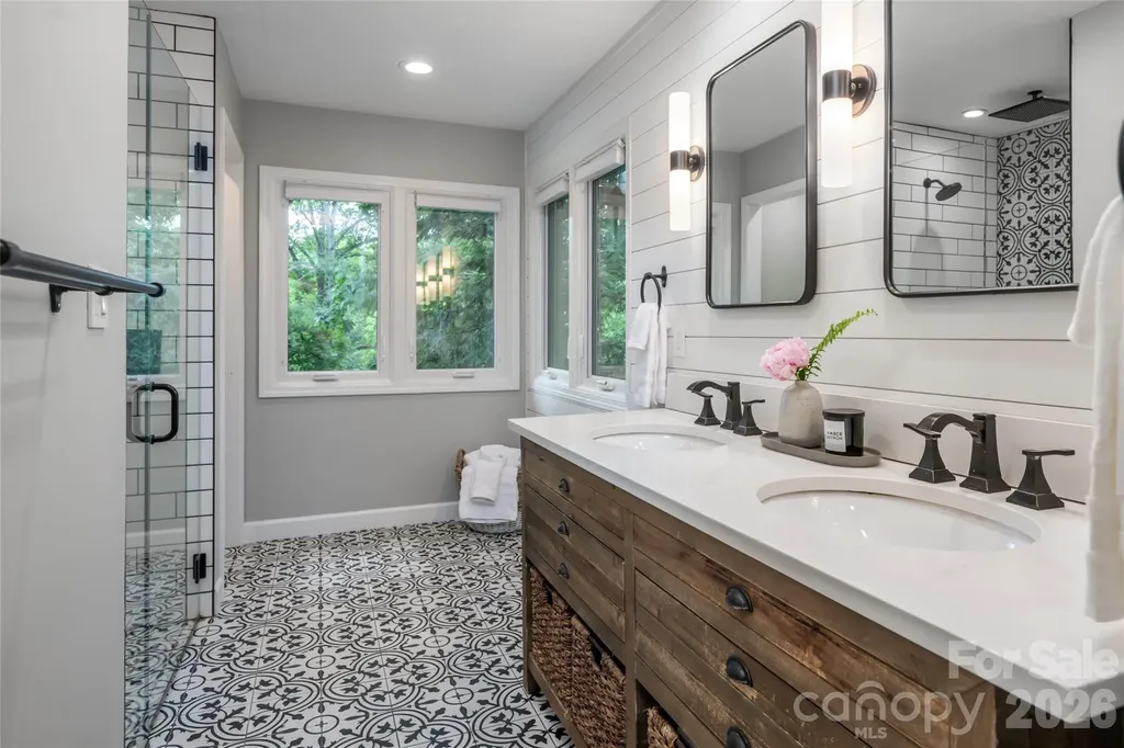 203 Coachmans Court Asheville NC 28803