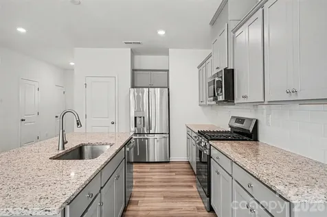 4035 Lawnview Drive Charlotte NC 28269