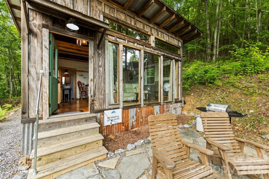 553 Paradise Mountain Road Canton NC 28716