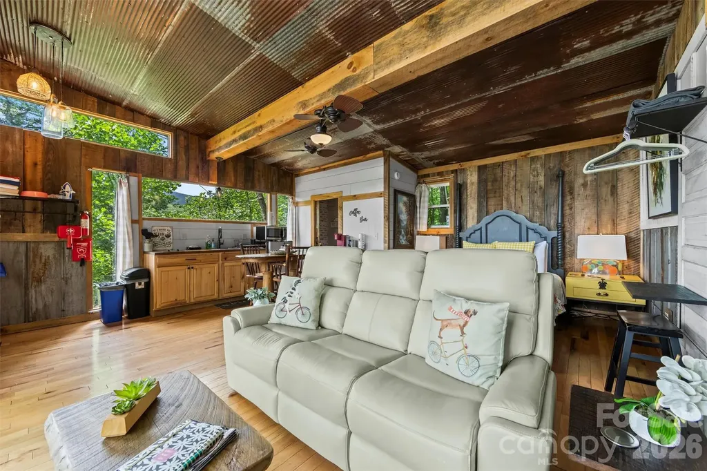 553 Paradise Mountain Road Canton NC 28716