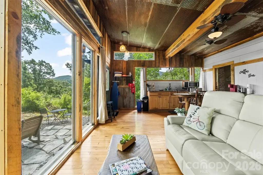 553 Paradise Mountain Road Canton NC 28716