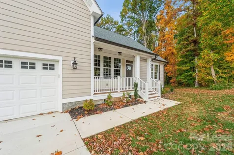 6513 Rockwell Boulevard Charlotte NC 28269