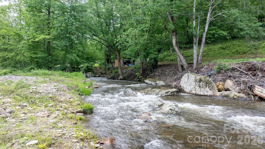 3206 Fork Mountain Road Bakersville NC 28705
