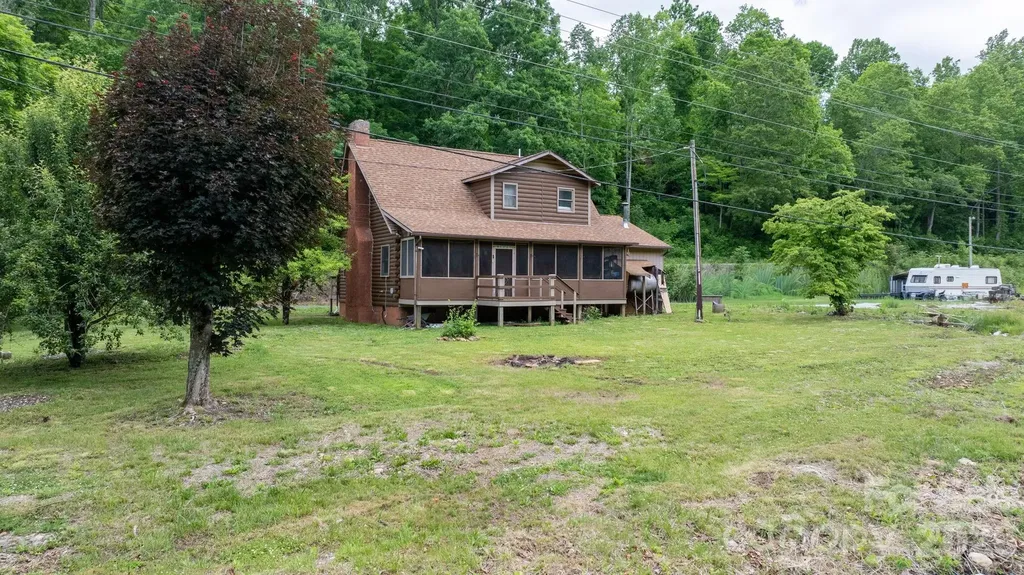 3206 Fork Mountain Road Bakersville NC 28705